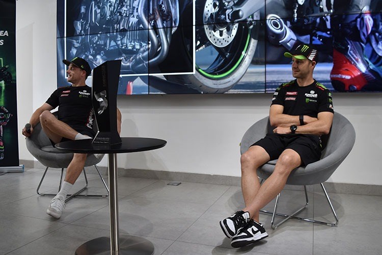 Jonathan Rea dan Alex Lowes